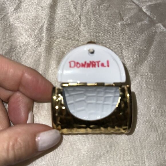 Small alligator look gold hinge top trinket box that looks like a clutch purse - Picture 3 of 7
